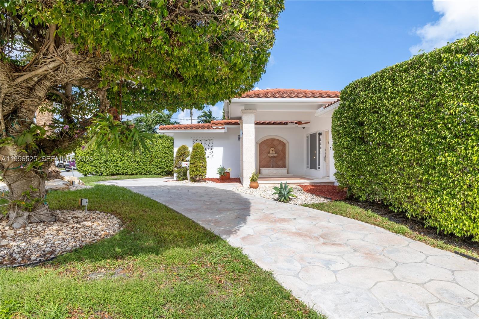 8801 Dickens Ave Surfside, FL 33154