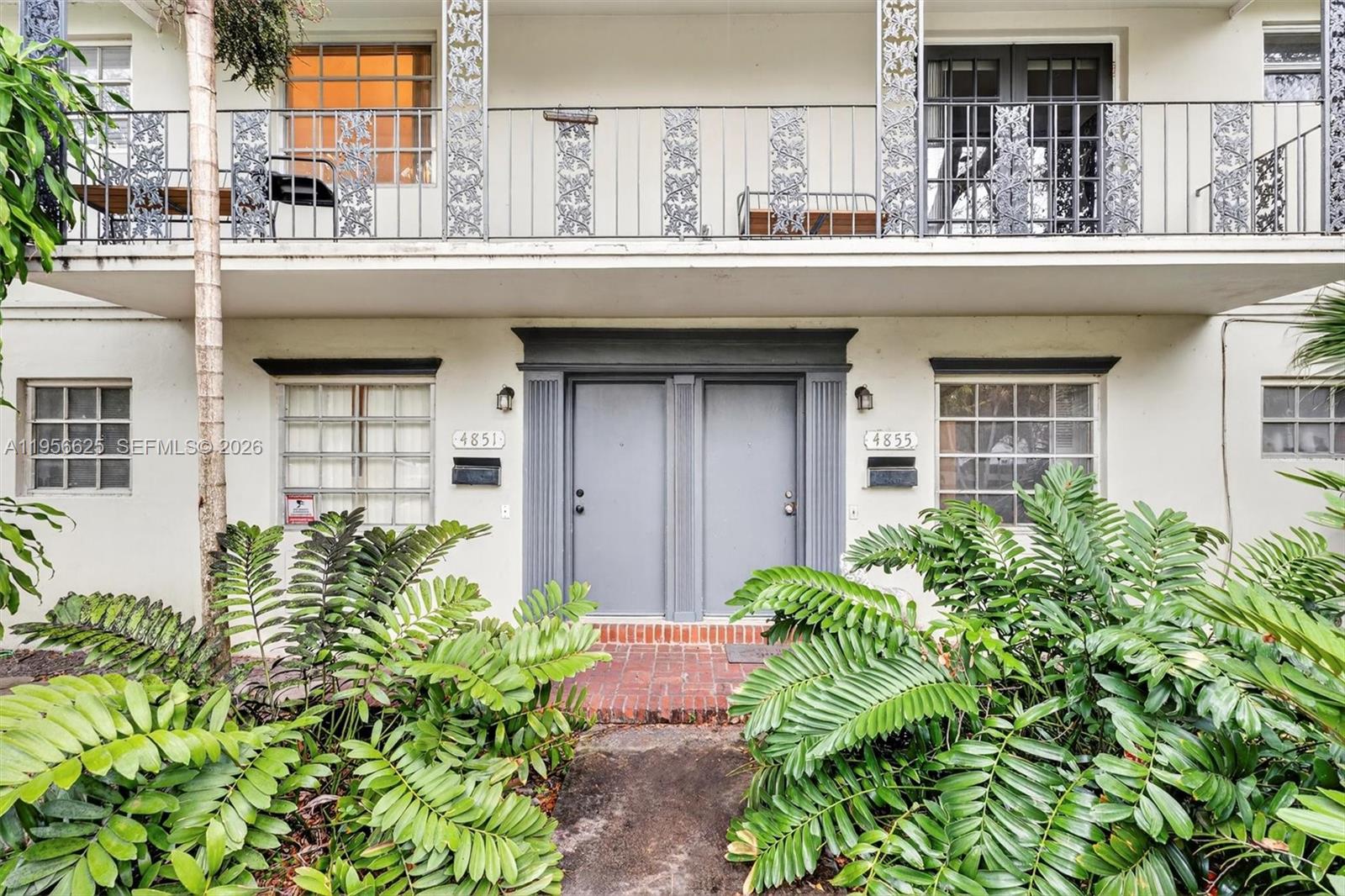 4855 University Dr #4855