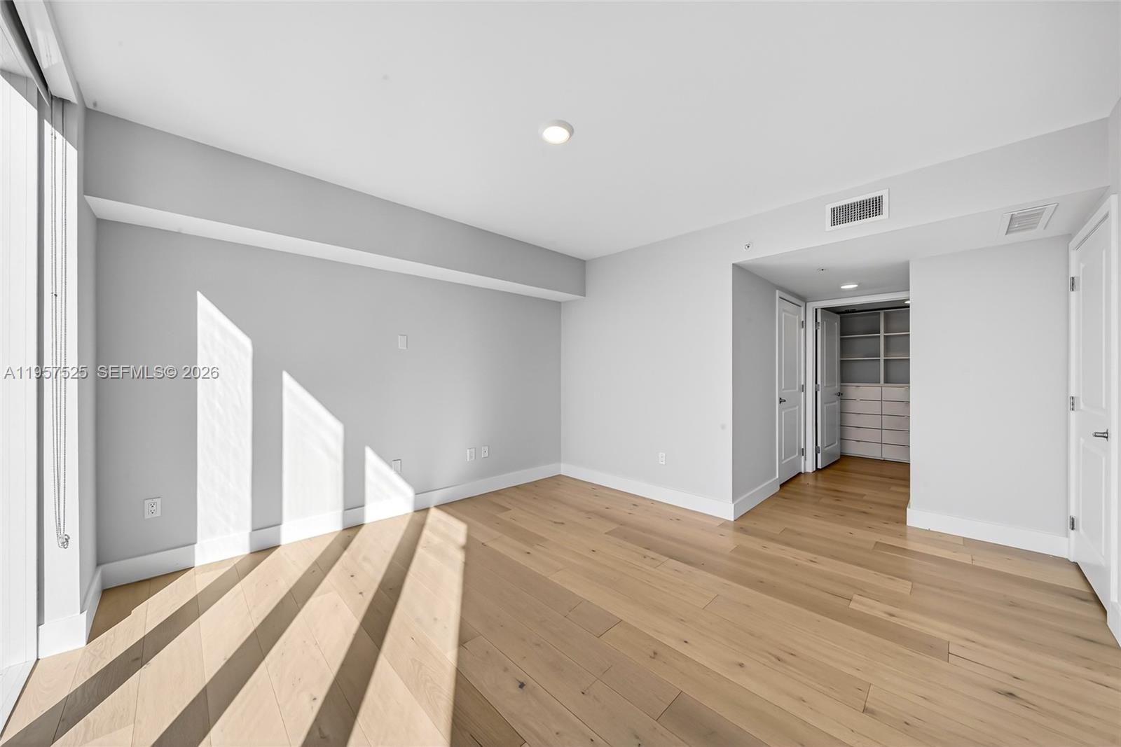 image 400 Sunny Isles10