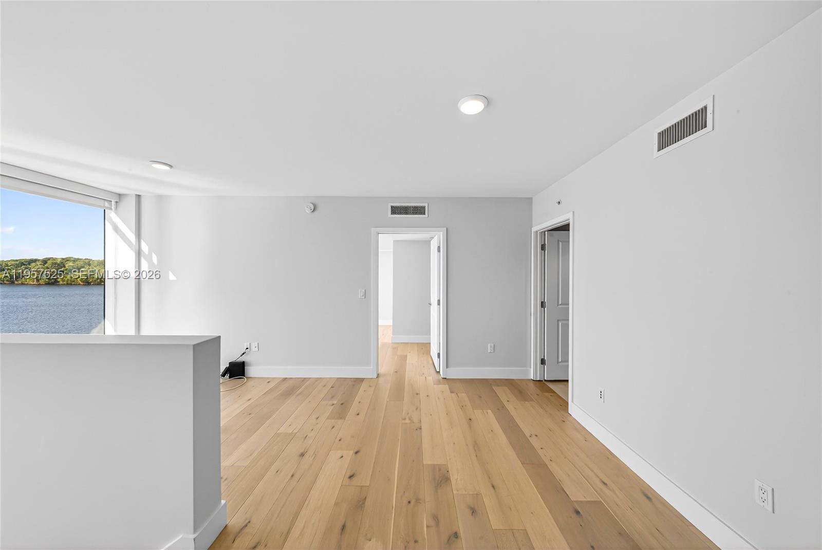 image 400 Sunny Isles17