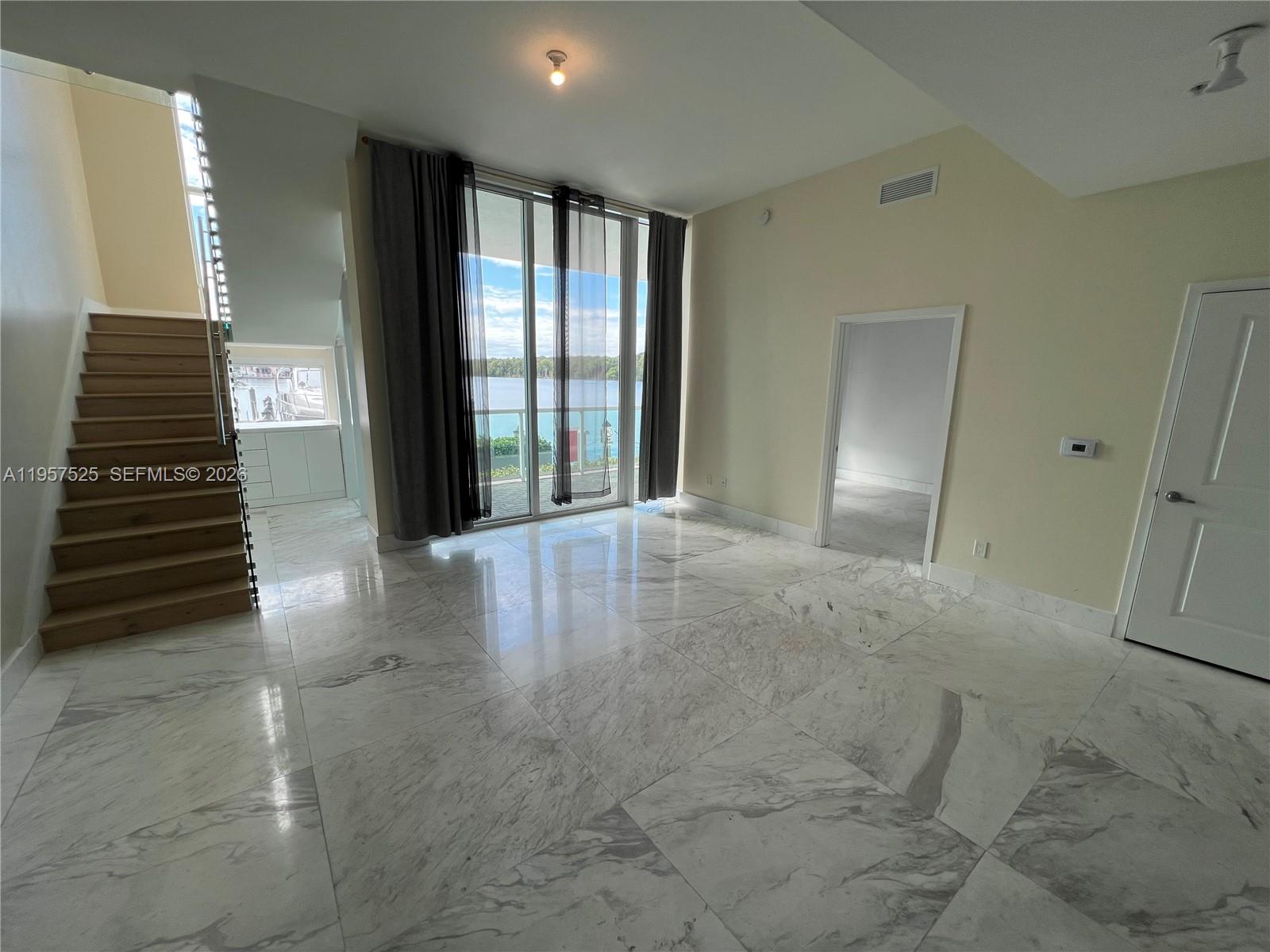 image 400 Sunny Isles1