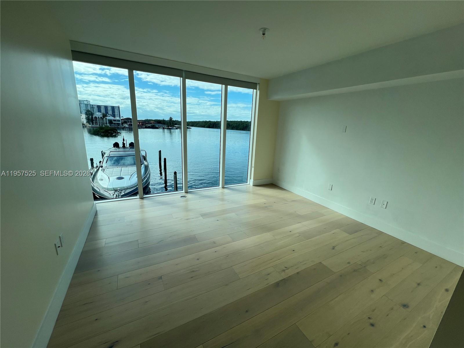 image 400 Sunny Isles3