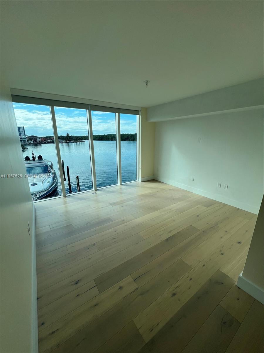 image 400 Sunny Isles4