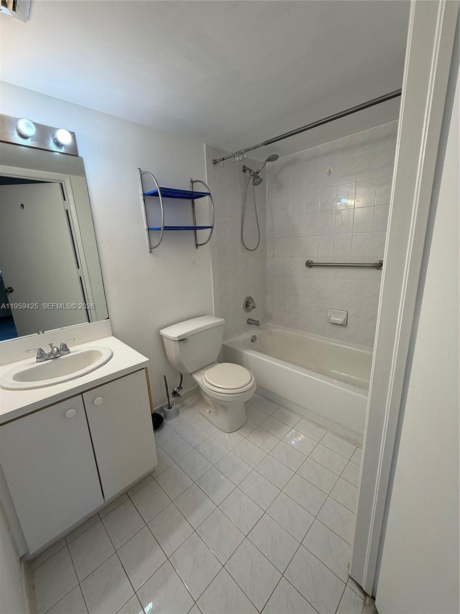 551 NW 82nd Ave #518 Miami, FL 33126