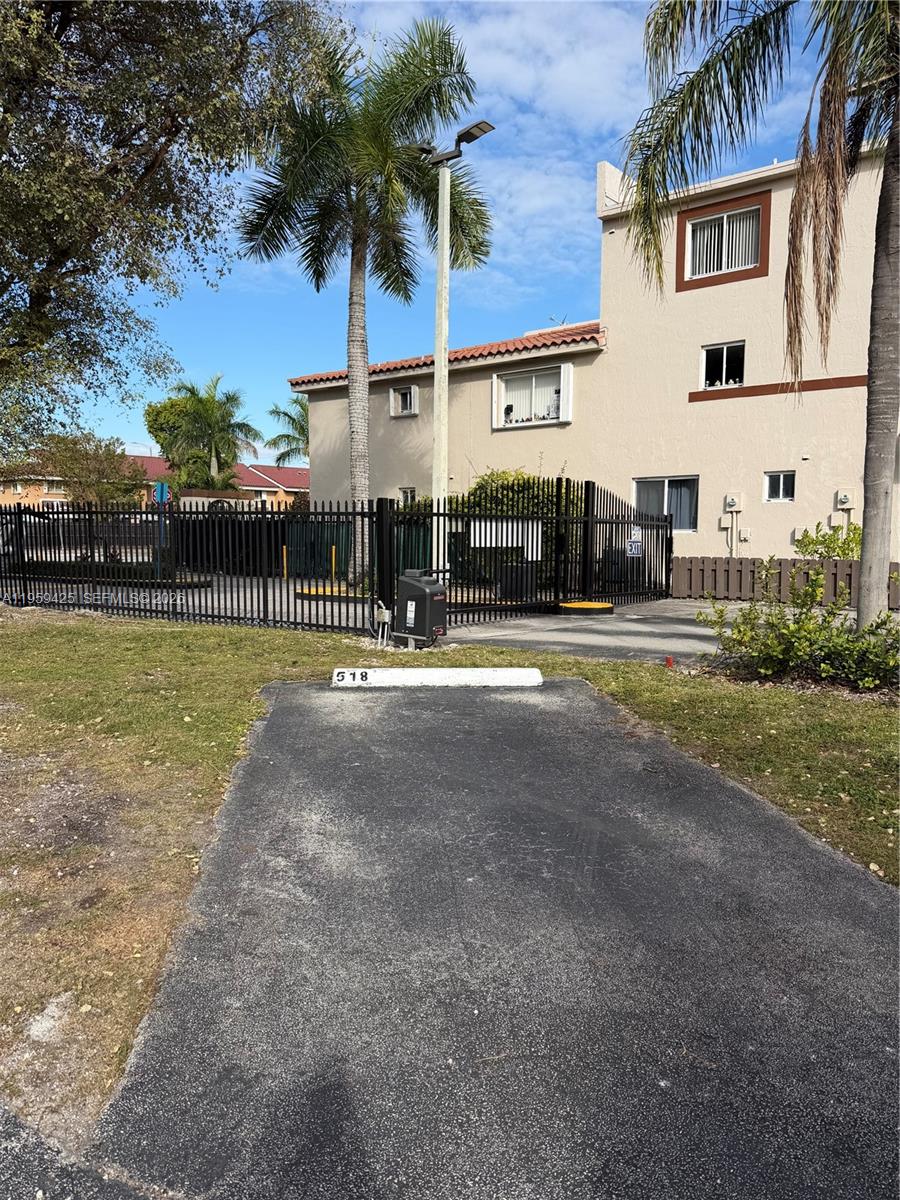 551 NW 82nd Ave #518 Miami, FL 33126