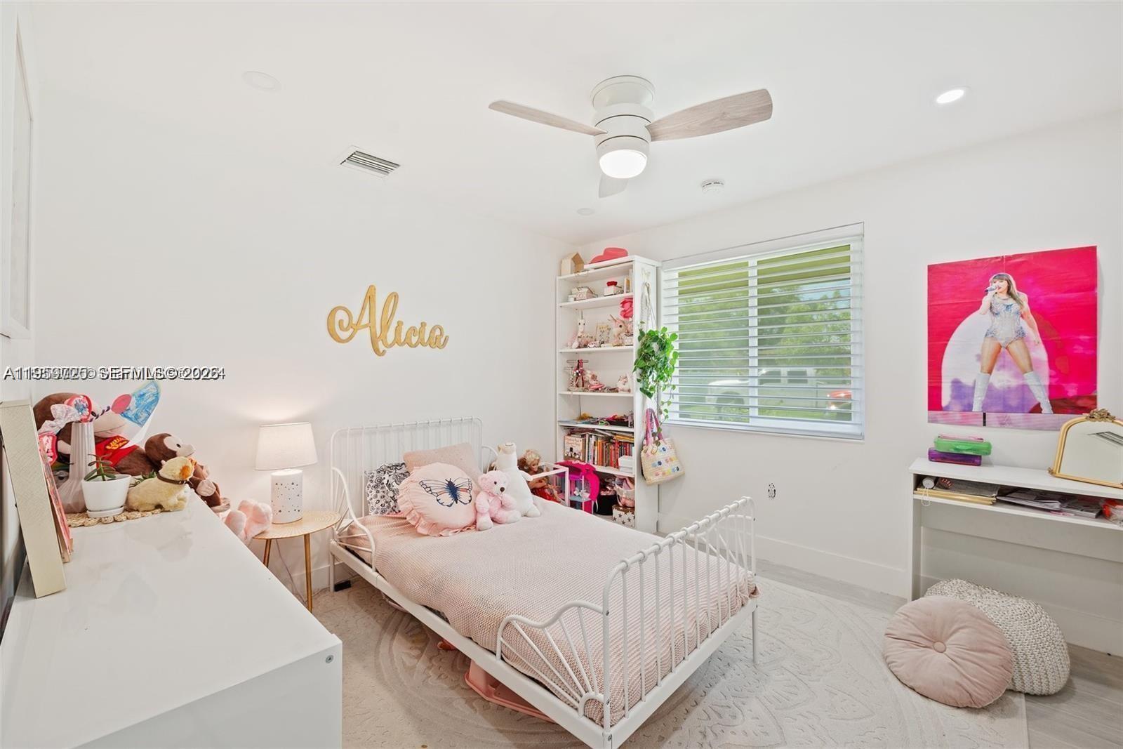 5021 SW 29th Ter Dania Beach, FL 33312