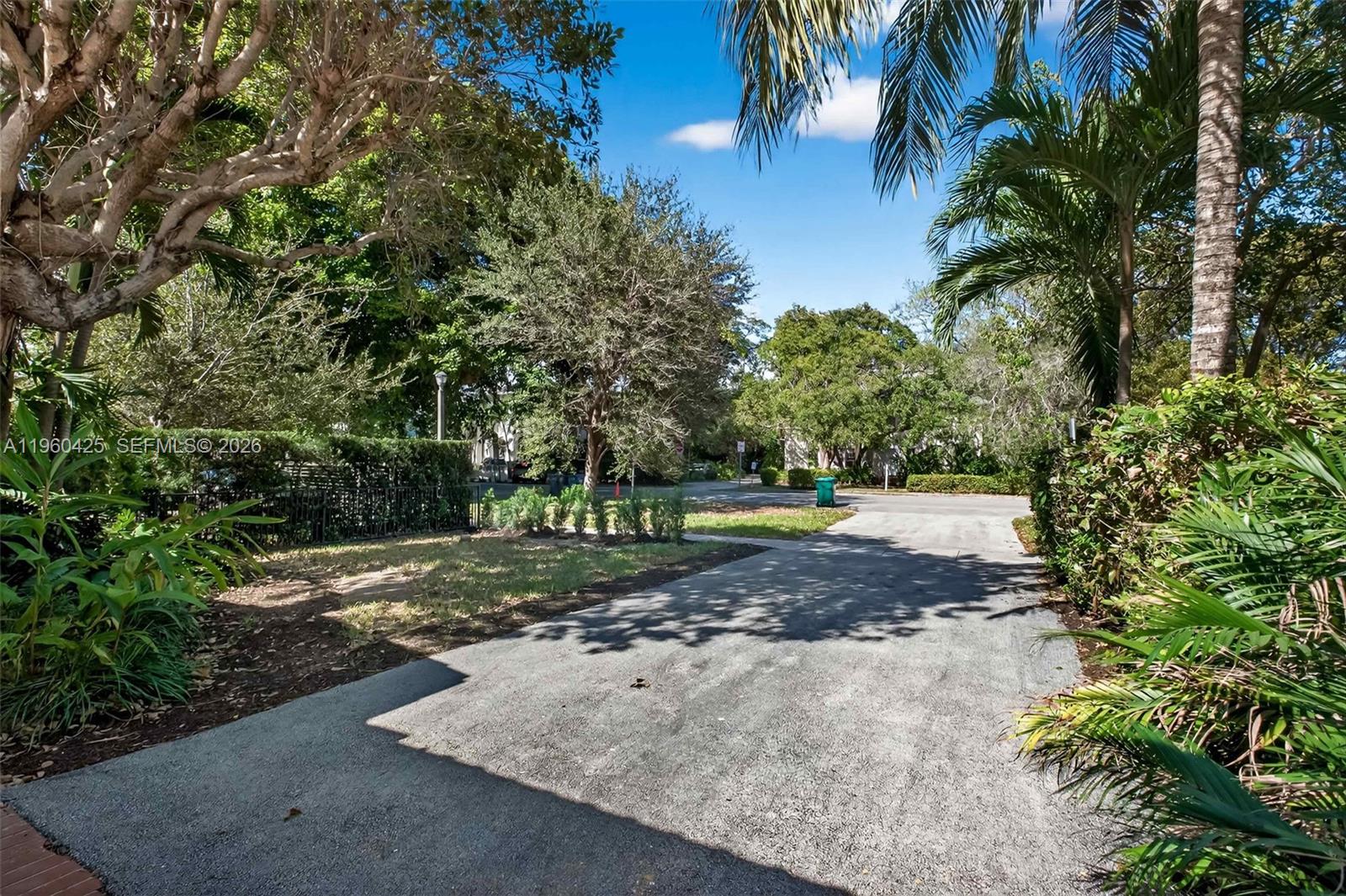 5210 SW 72nd St Miami, FL 33155