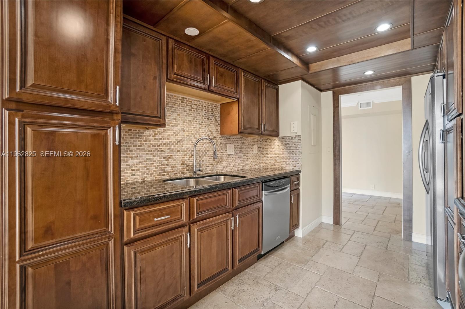 1000 Quayside Ter #706 Miami, FL 33138