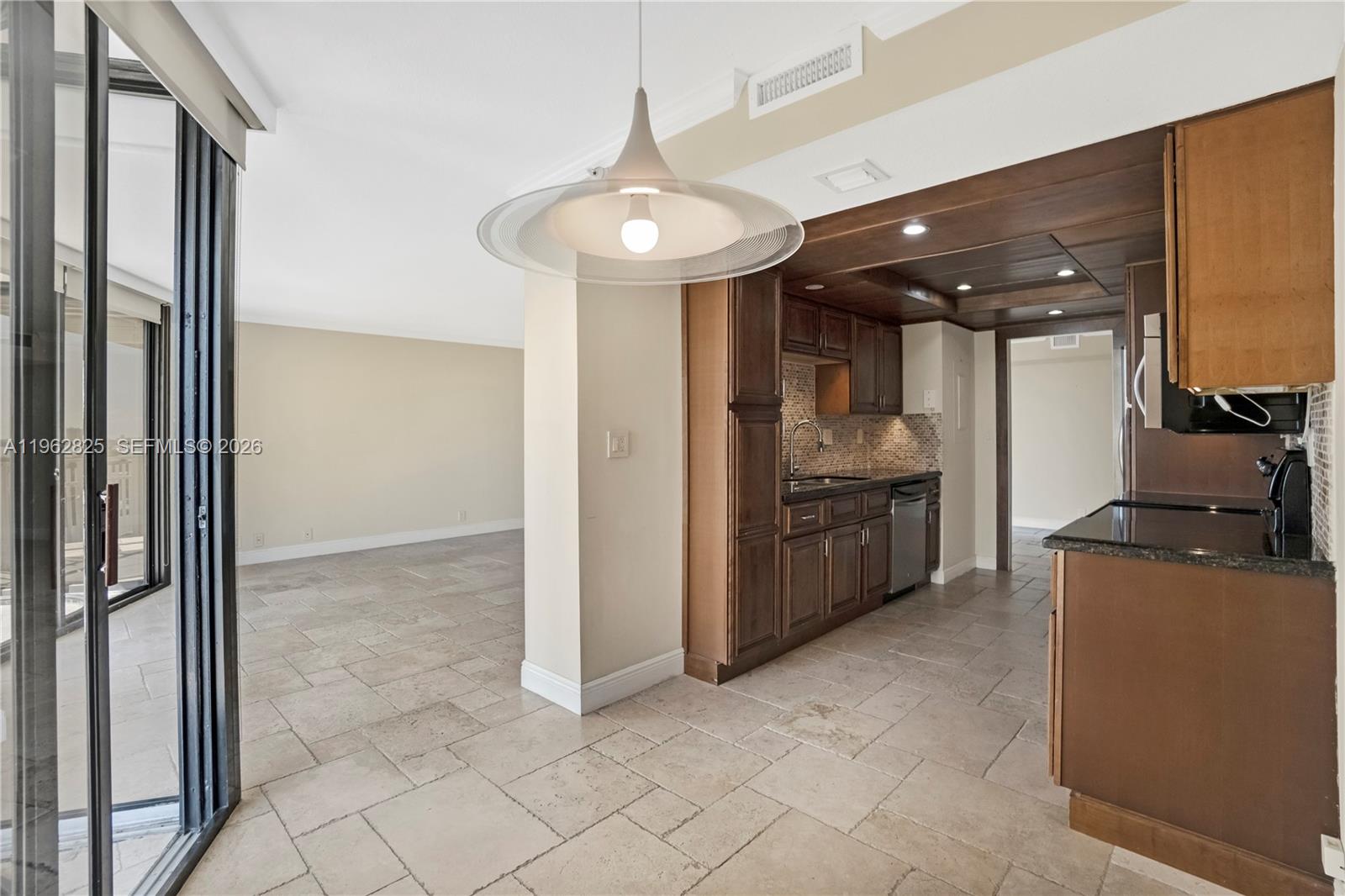 1000 Quayside Ter #706 Miami, FL 33138