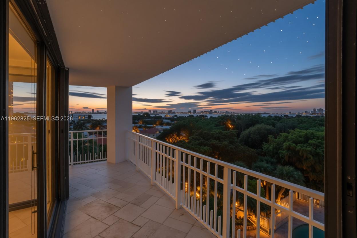 1000 Quayside Ter #706 Miami, FL 33138