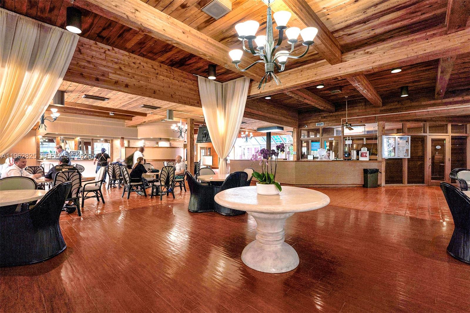 1000 Quayside Ter #706 Miami, FL 33138