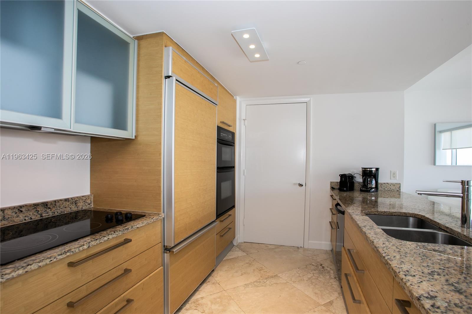 1830 S Ocean Dr #1907 Hallandale Beach, FL 33009