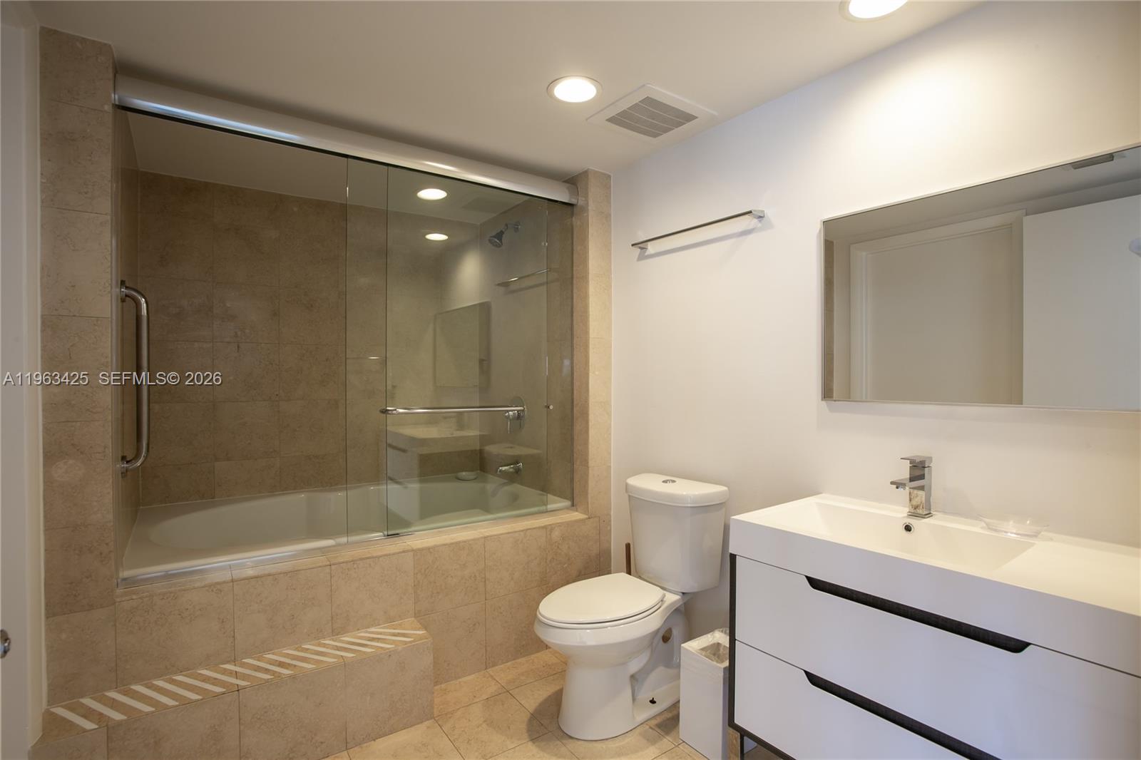 1830 S Ocean Dr #1907 Hallandale Beach, FL 33009