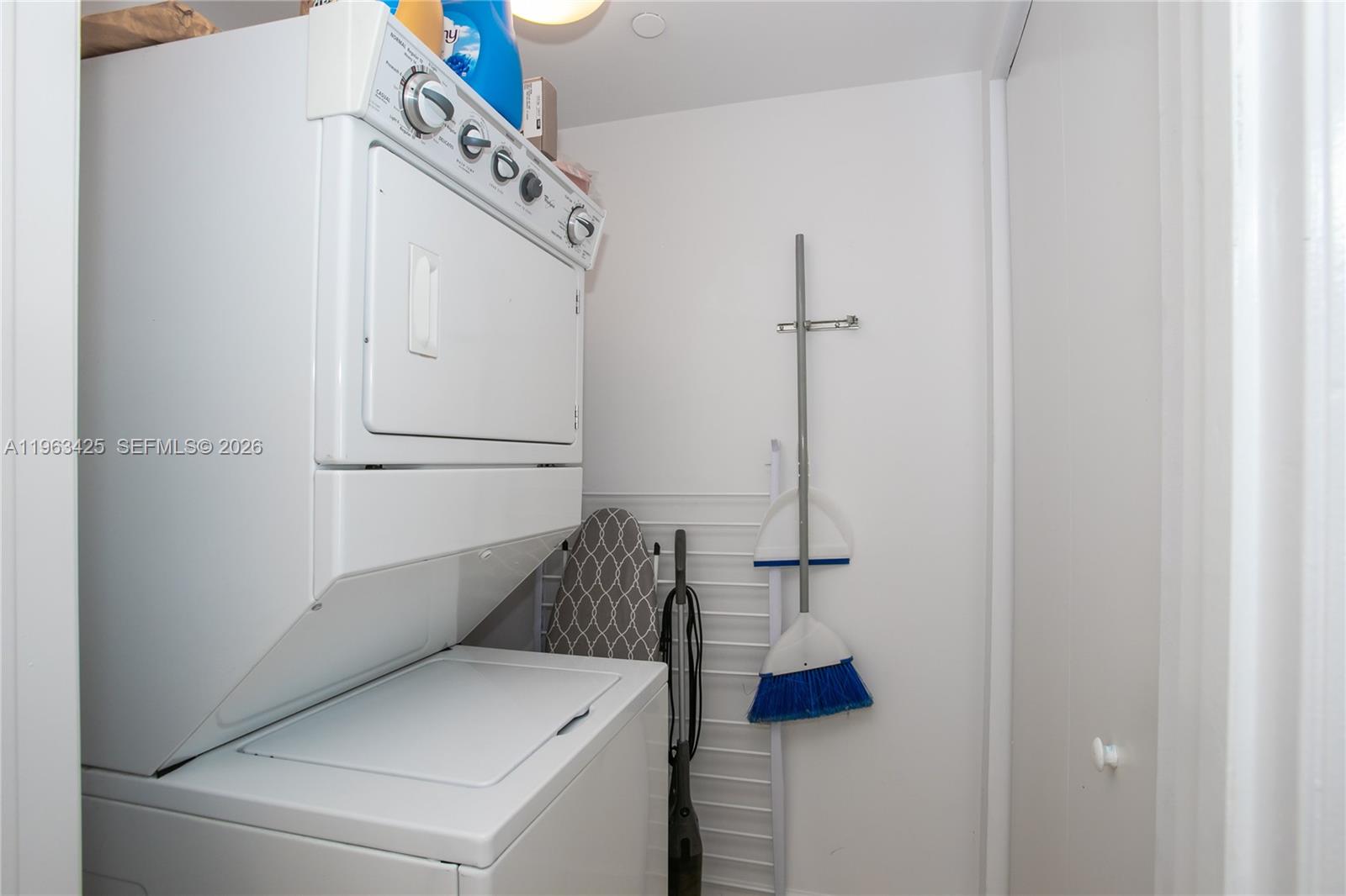 1830 S Ocean Dr #1907 Hallandale Beach, FL 33009