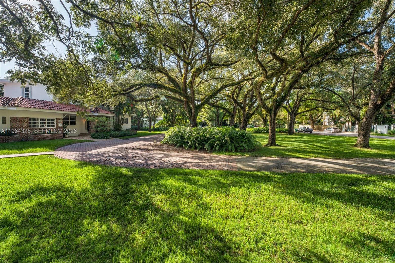 7301 Ponce De Leon Rd Miami, FL 33143