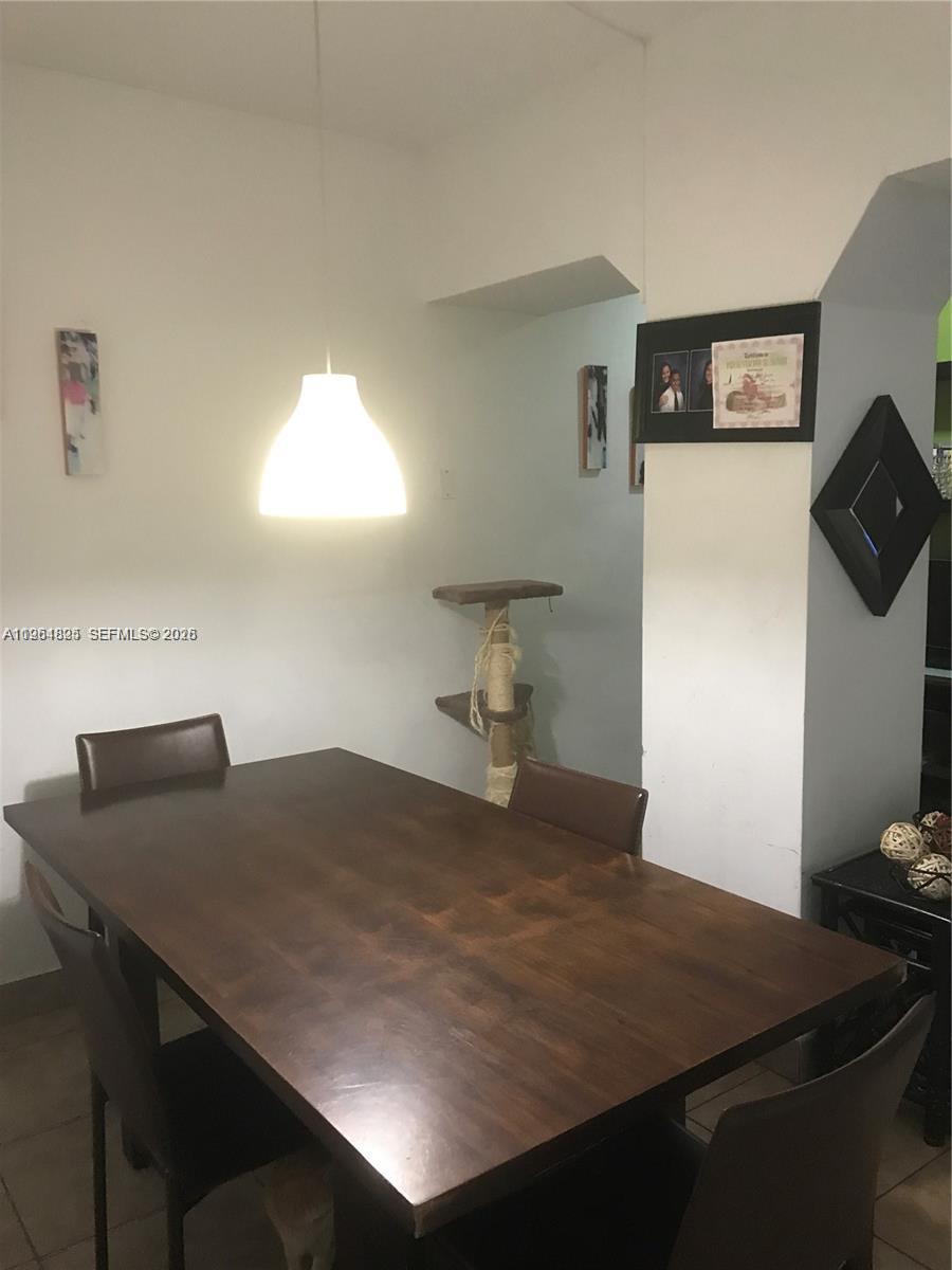 1960 Marseille Dr #305 Miami Beach, FL 33141