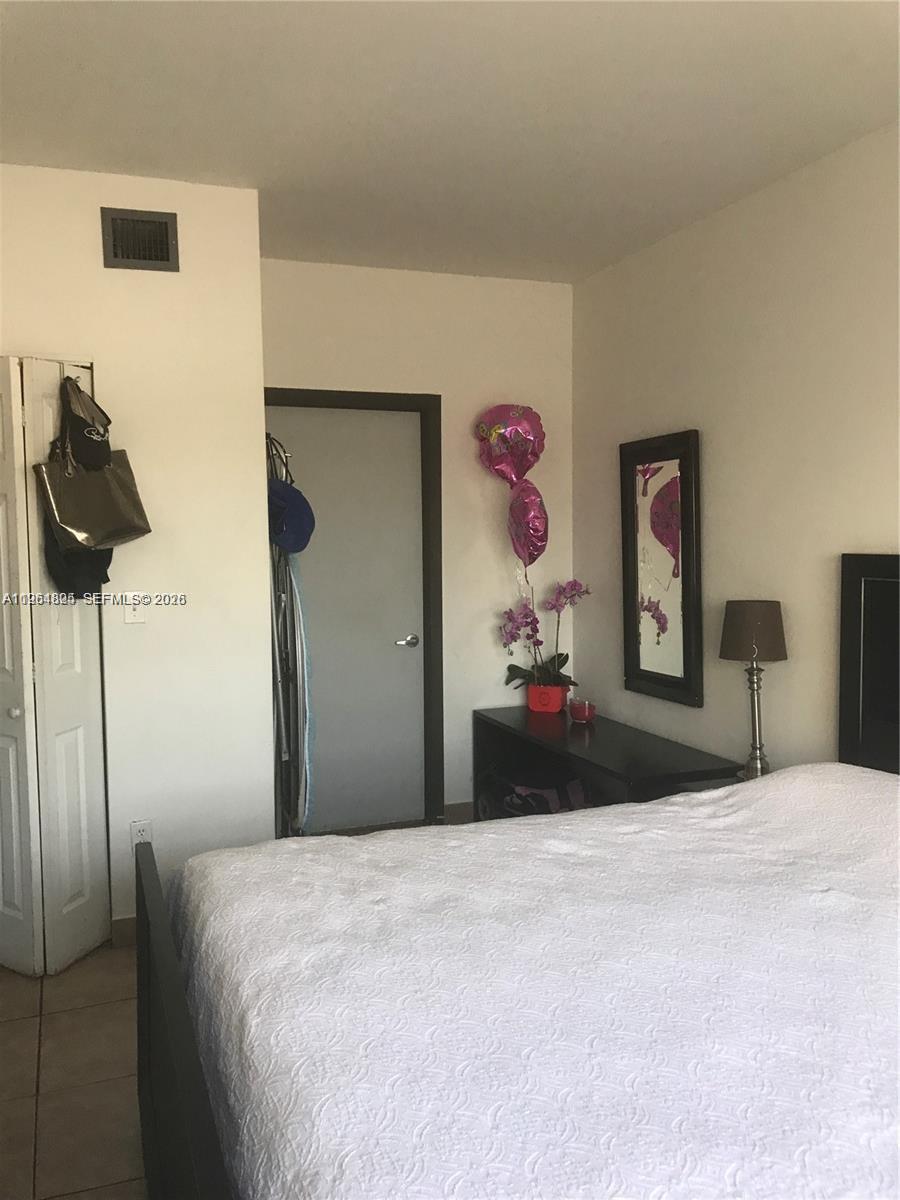 1960 Marseille Dr #305 Miami Beach, FL 33141