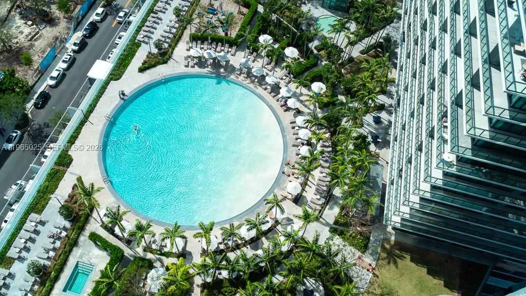 650 NE 32nd St #2105