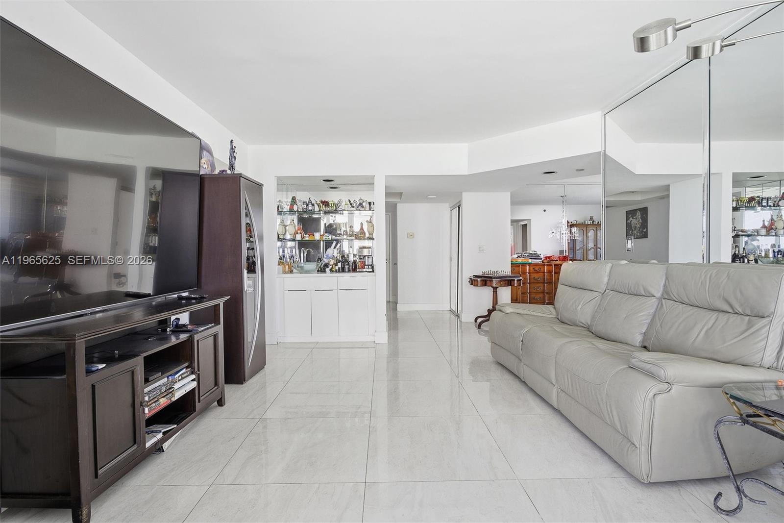 16425 Collins Ave #714 Sunny Isles Beach, FL 33160