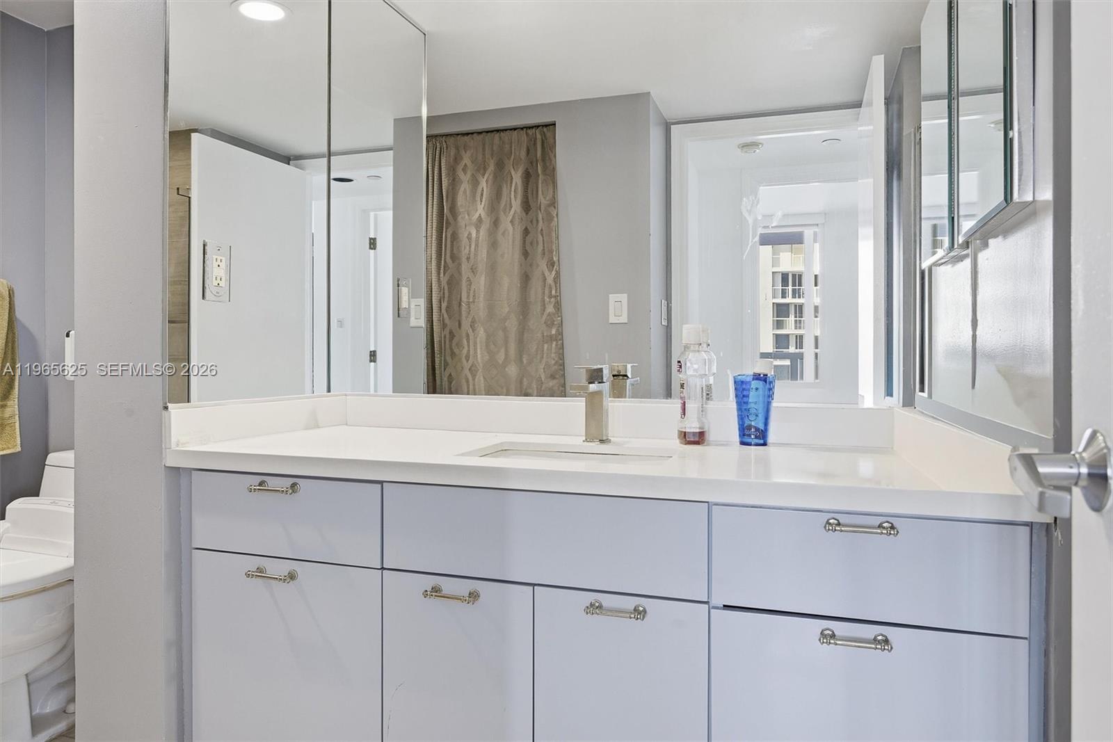 16425 Collins Ave #714 Sunny Isles Beach, FL 33160