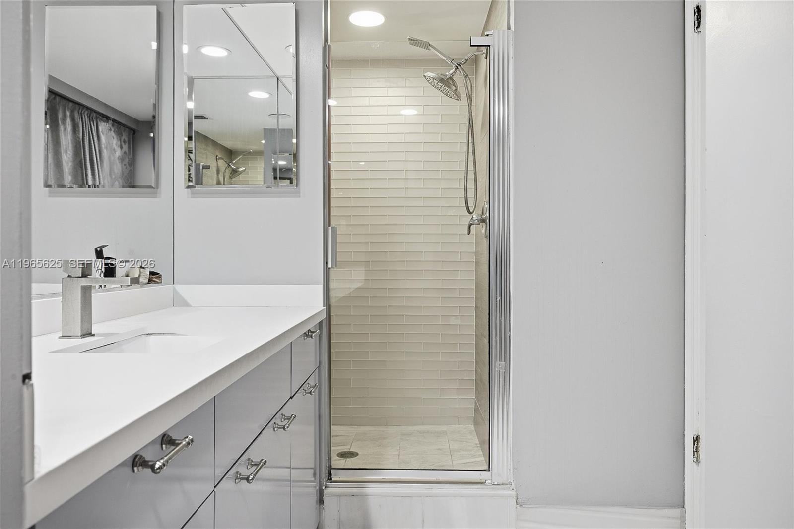 16425 Collins Ave #714 Sunny Isles Beach, FL 33160