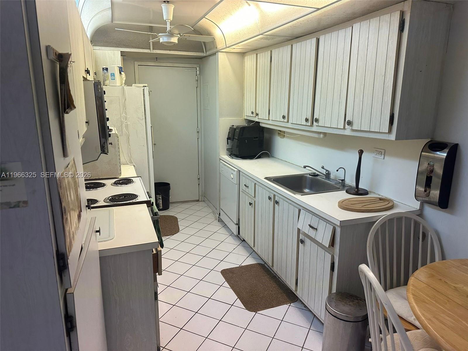 6039 Collins Ave #1517 Miami Beach, FL 33140