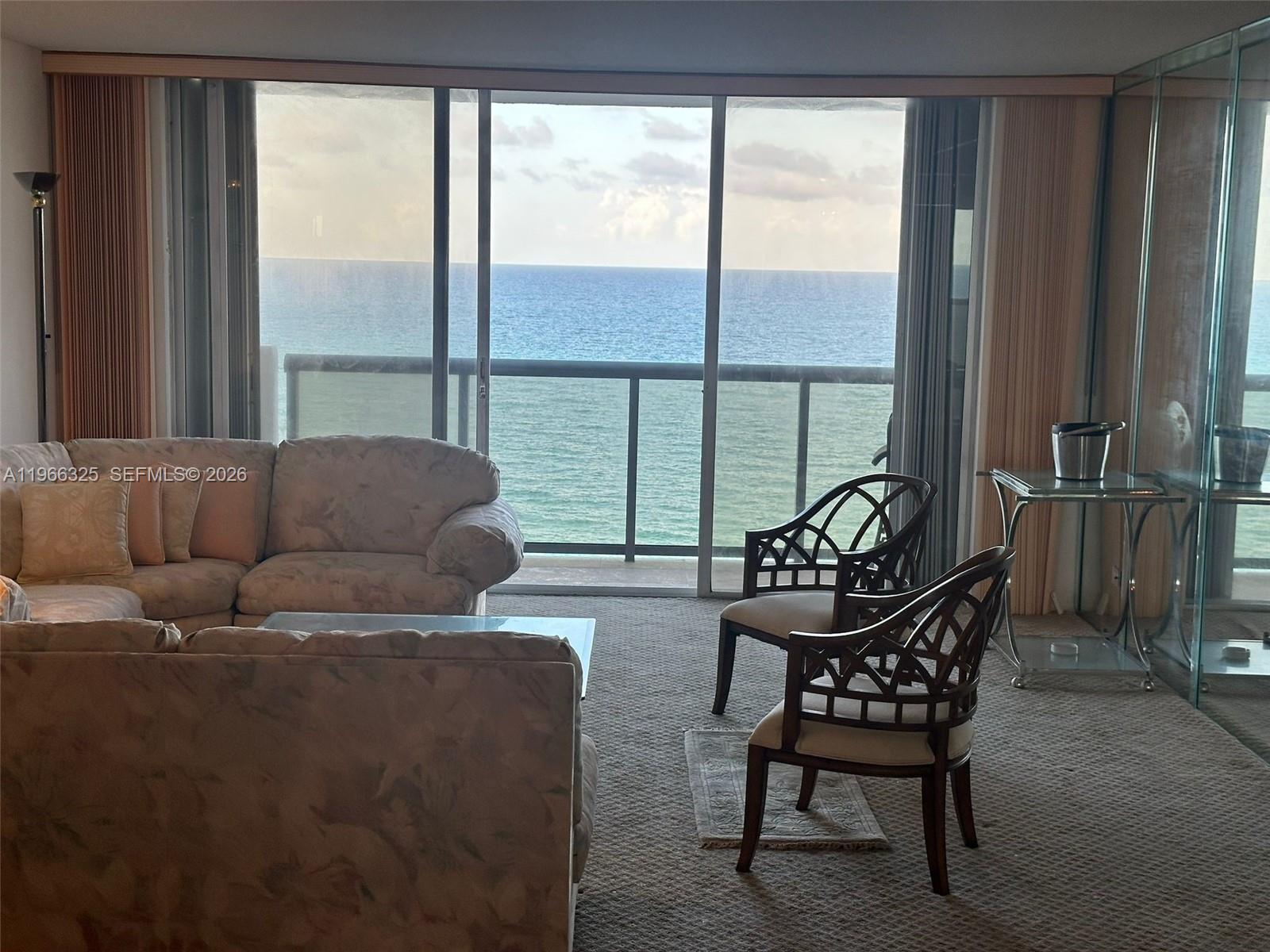 6039 Collins Ave #1517 Miami Beach, FL 33140