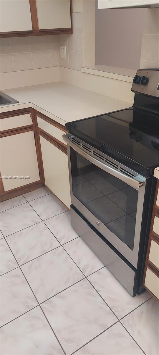 4334 NW 9th Ave #9-2G Deerfield Beach, FL 33064