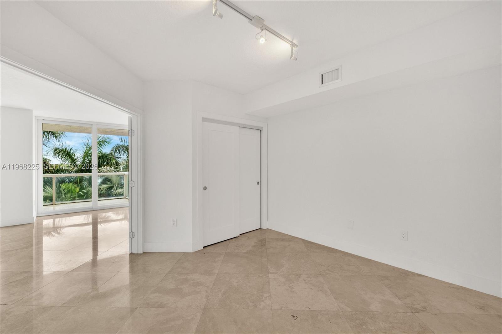 10 Venetian Way #403 Miami Beach, FL 33139