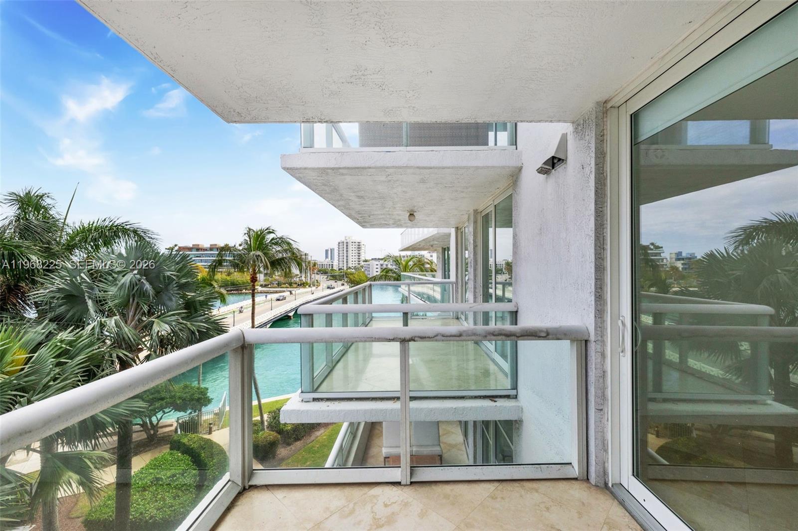 10 Venetian Way #403 Miami Beach, FL 33139