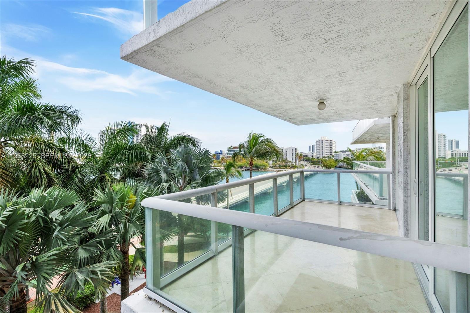 10 Venetian Way #403 Miami Beach, FL 33139