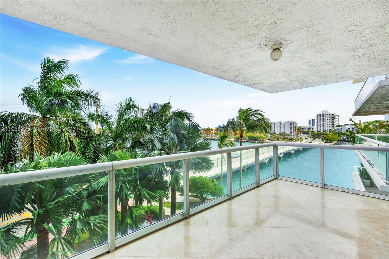 10 Venetian Way #403 Miami Beach, FL 33139