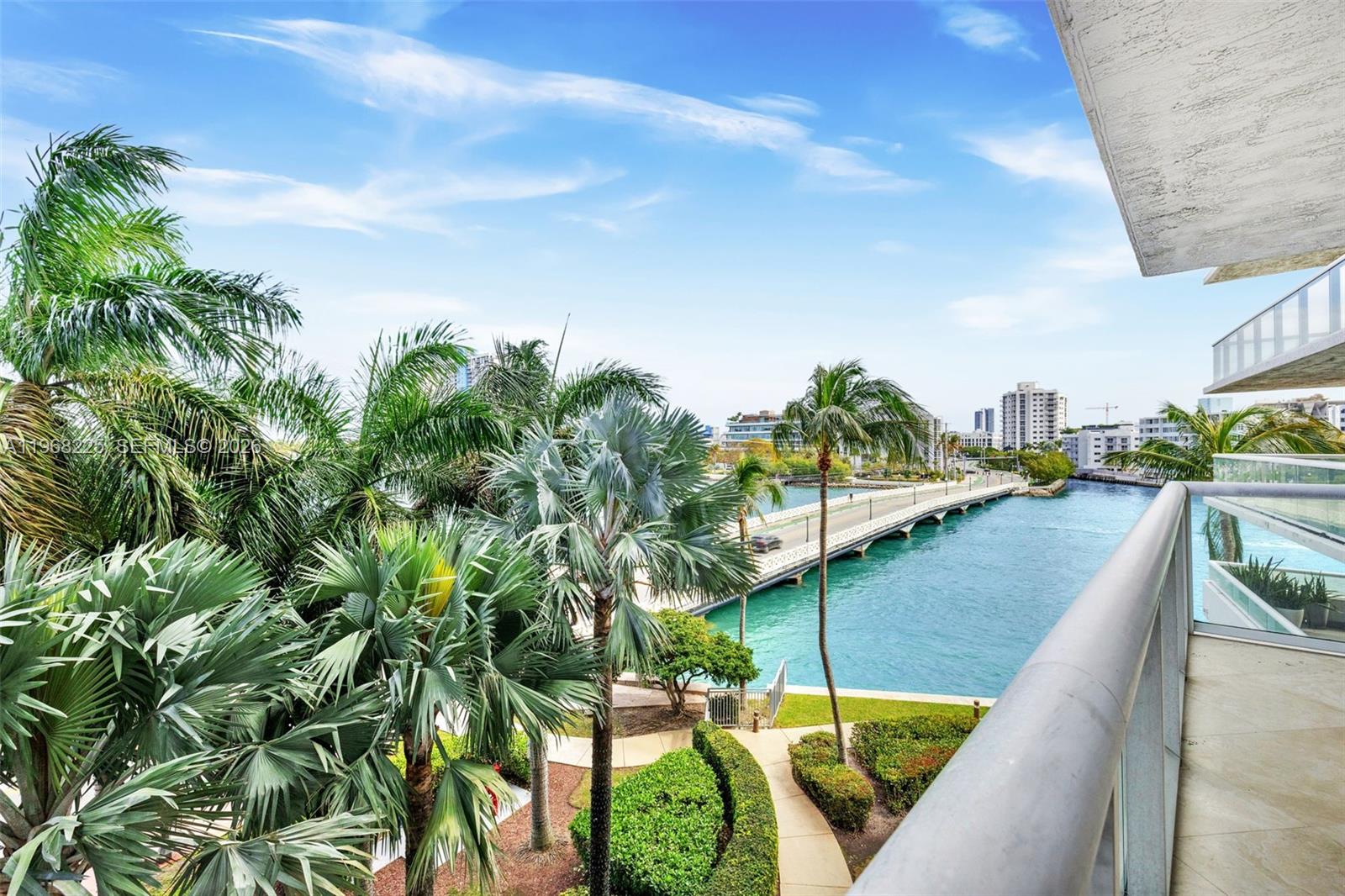 10 Venetian Way #403 Miami Beach, FL 33139