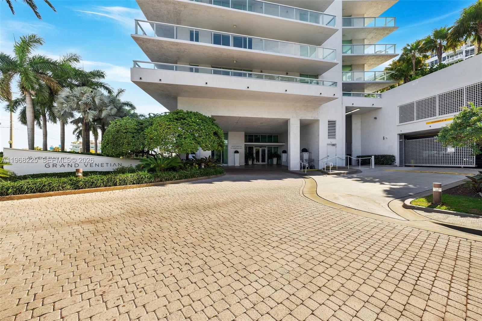 10 Venetian Way #403 Miami Beach, FL 33139