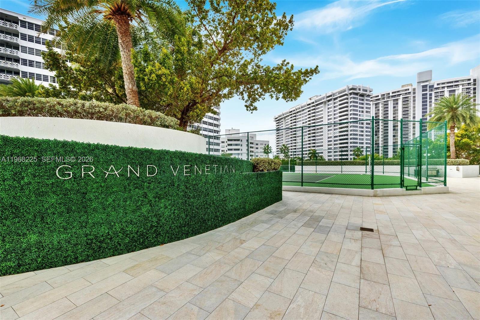 10 Venetian Way #403 Miami Beach, FL 33139
