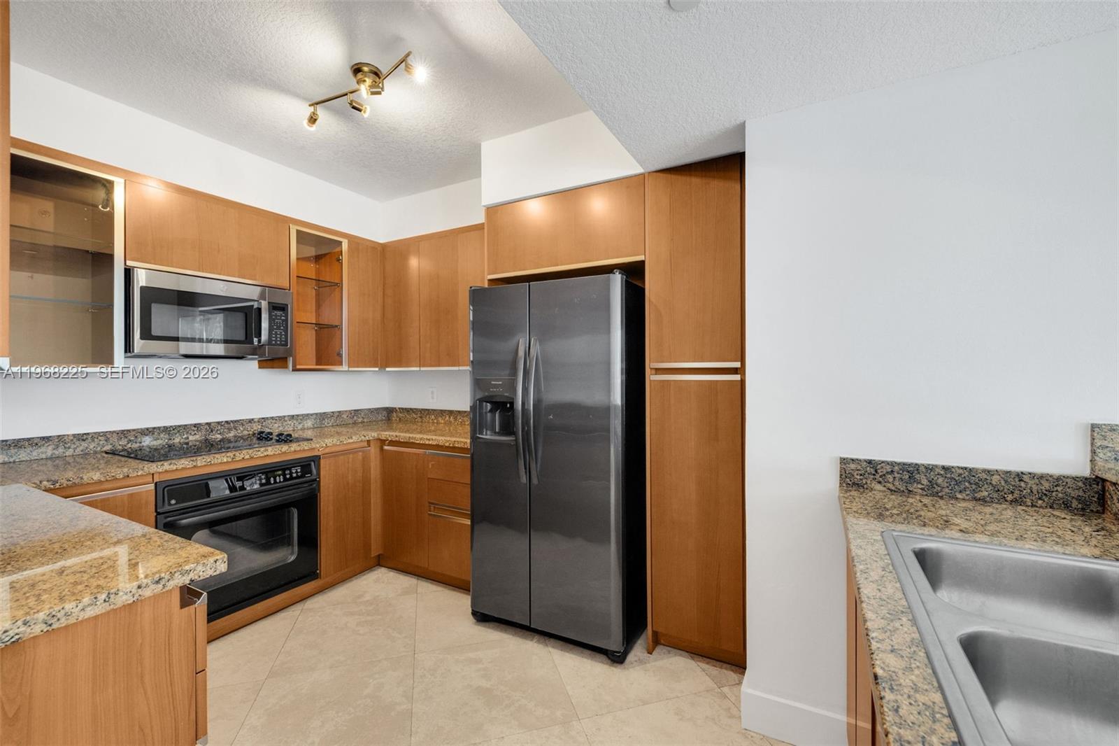 10 Venetian Way #403 Miami Beach, FL 33139