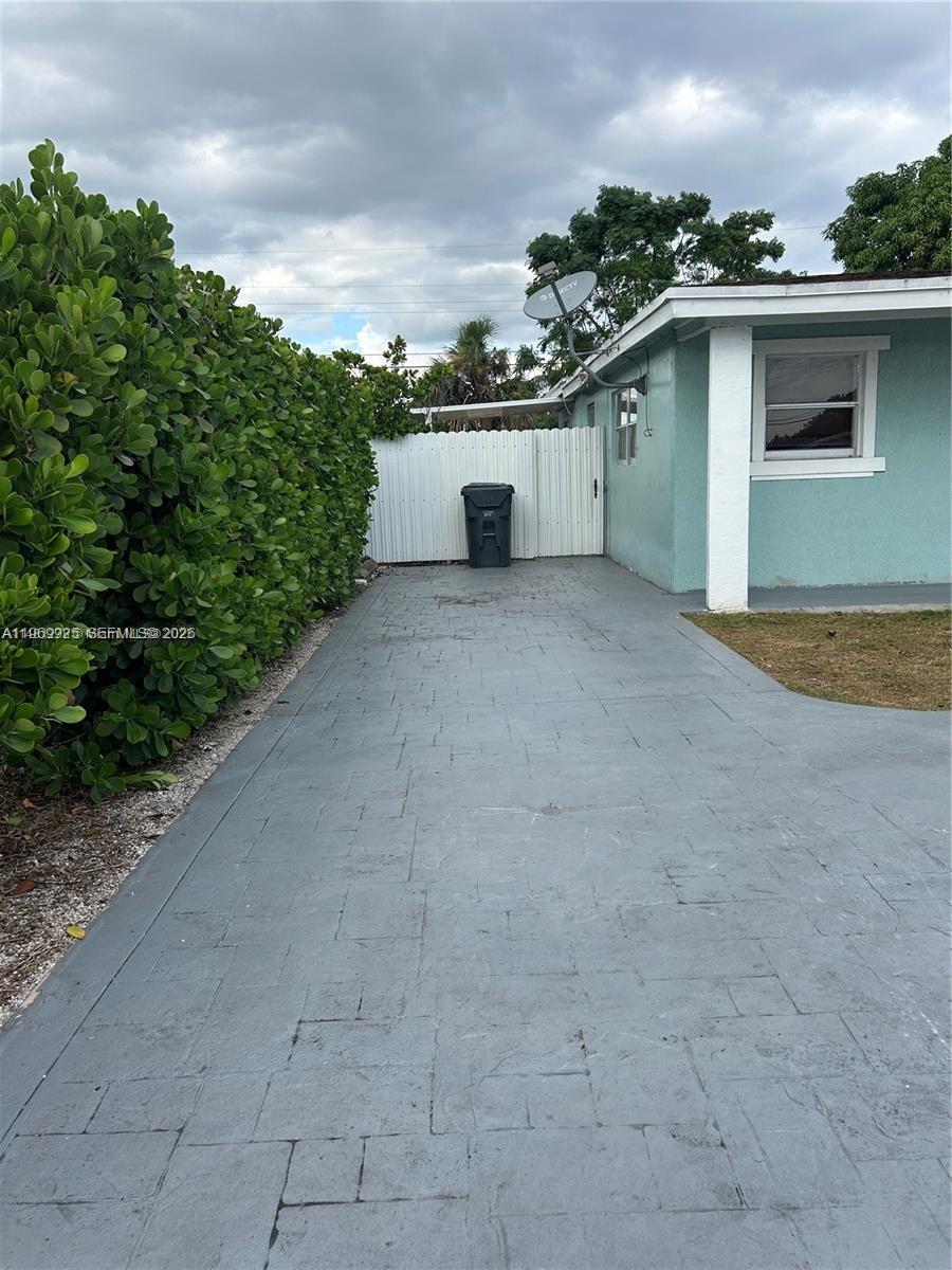 6241 Fletcher St Hollywood, FL 33023