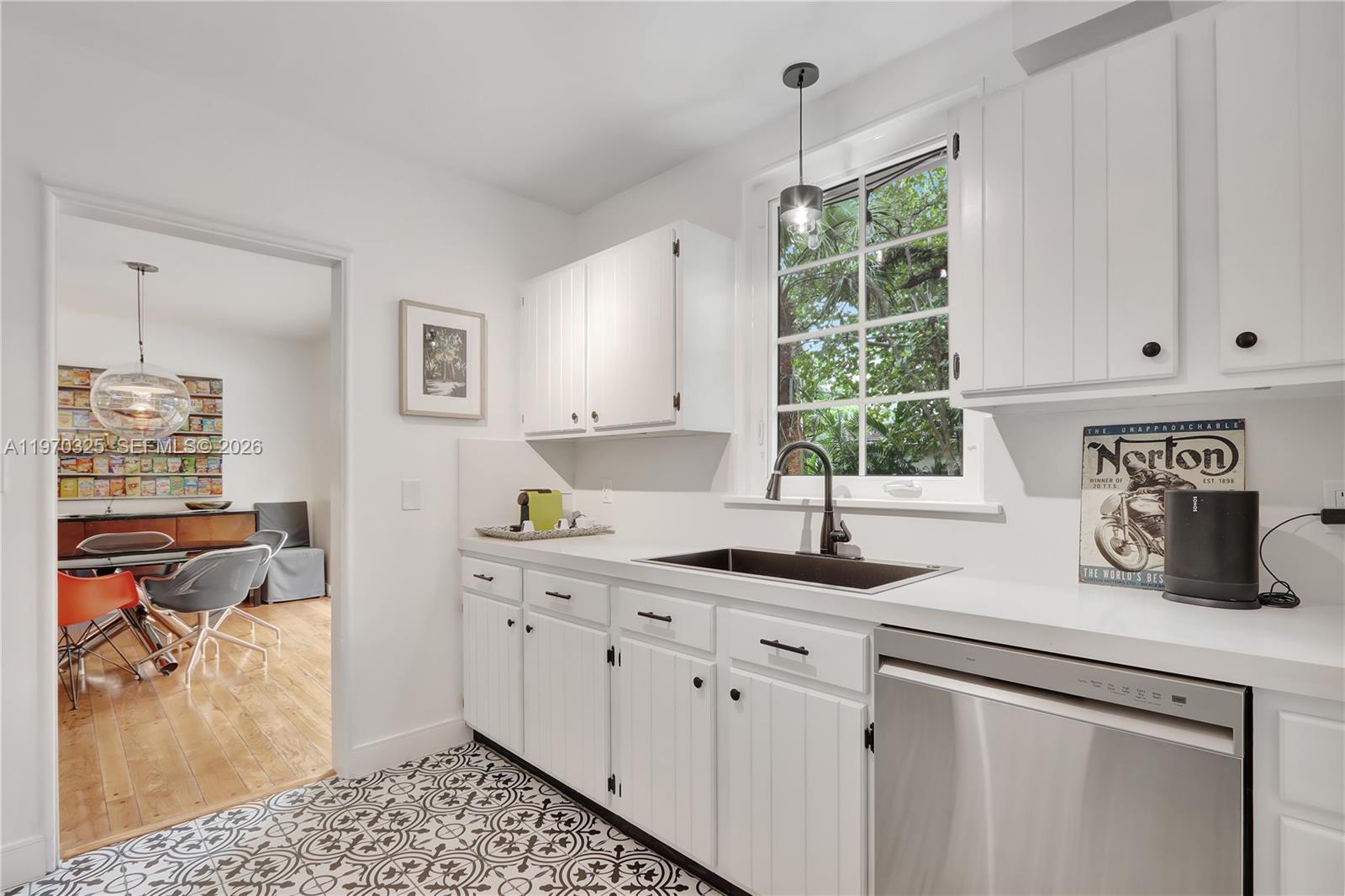 842 NW 9th Ct Miami, FL 33136