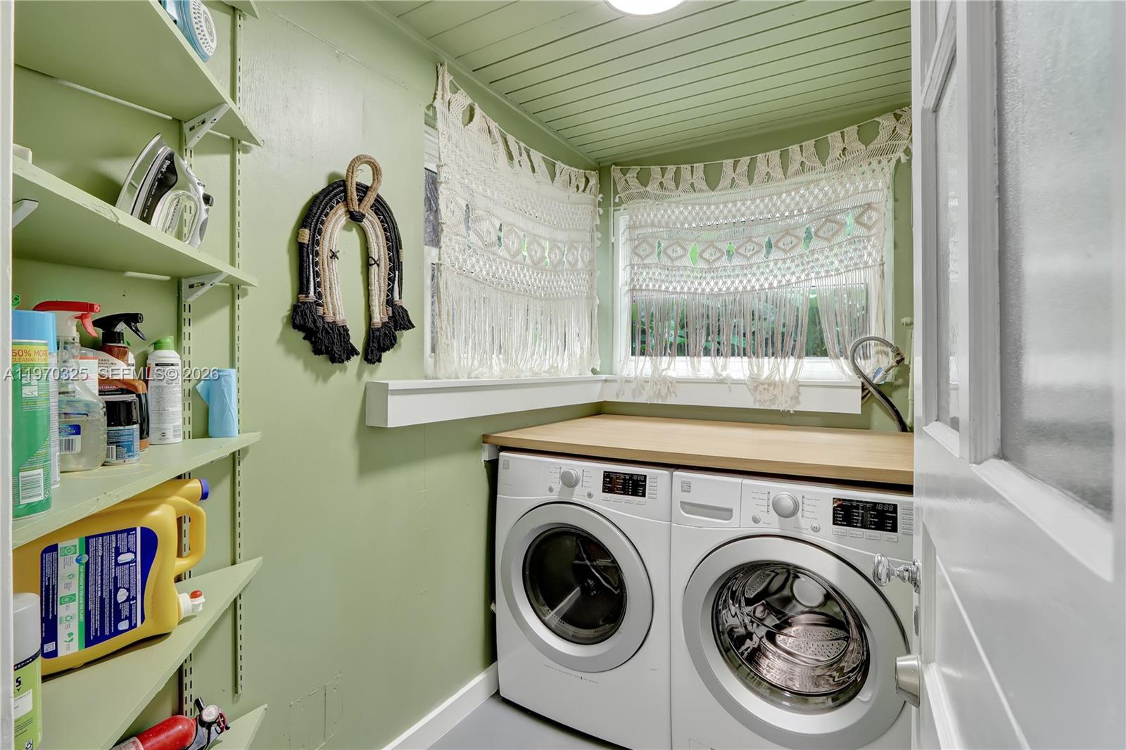 842 NW 9th Ct Miami, FL 33136