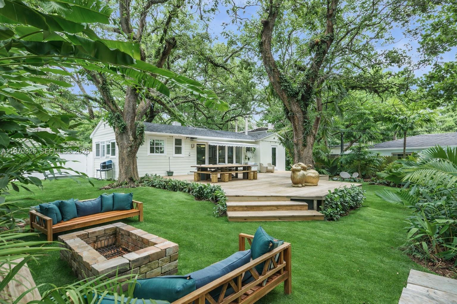 842 NW 9th Ct Miami, FL 33136