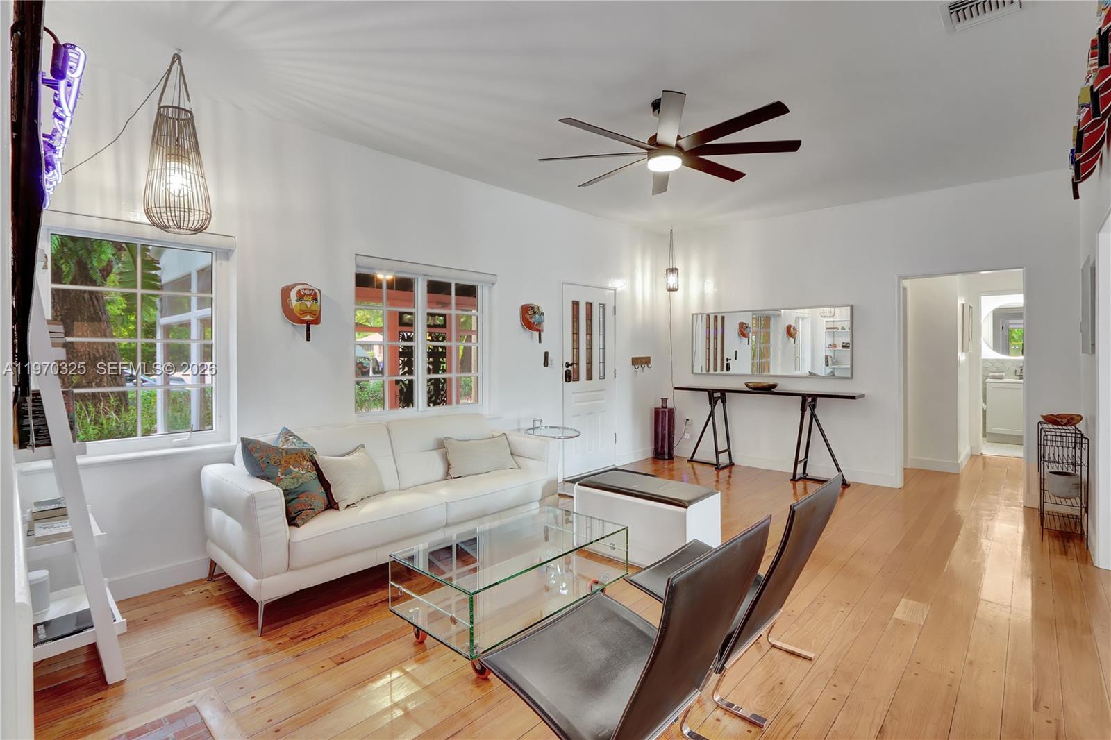 842 NW 9th Ct Miami, FL 33136