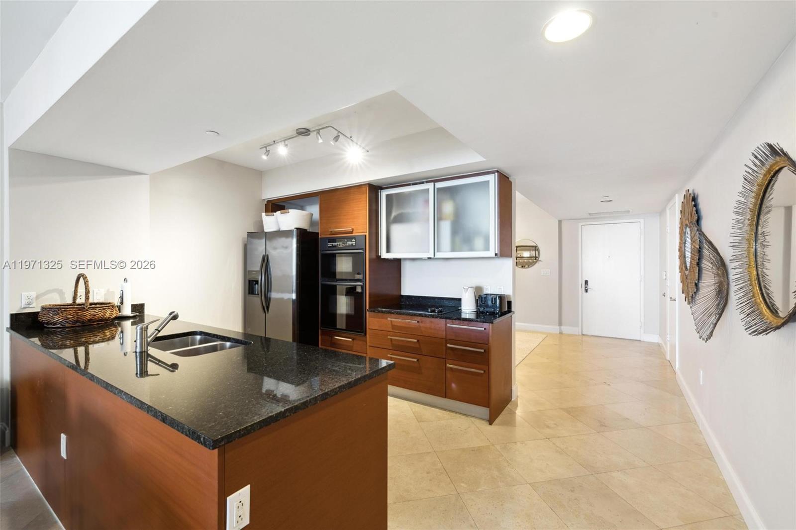 image Beach Club 211