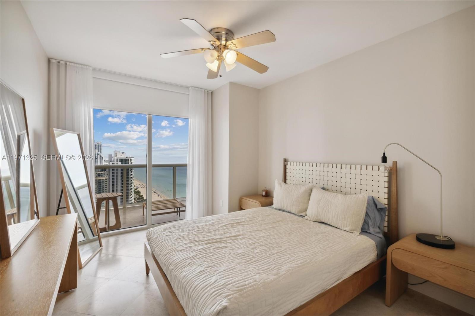 image Beach Club 213