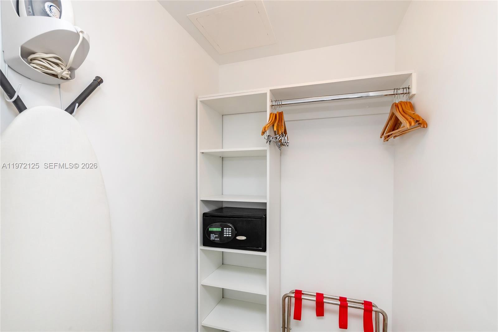 image Beachwalk Condominium17