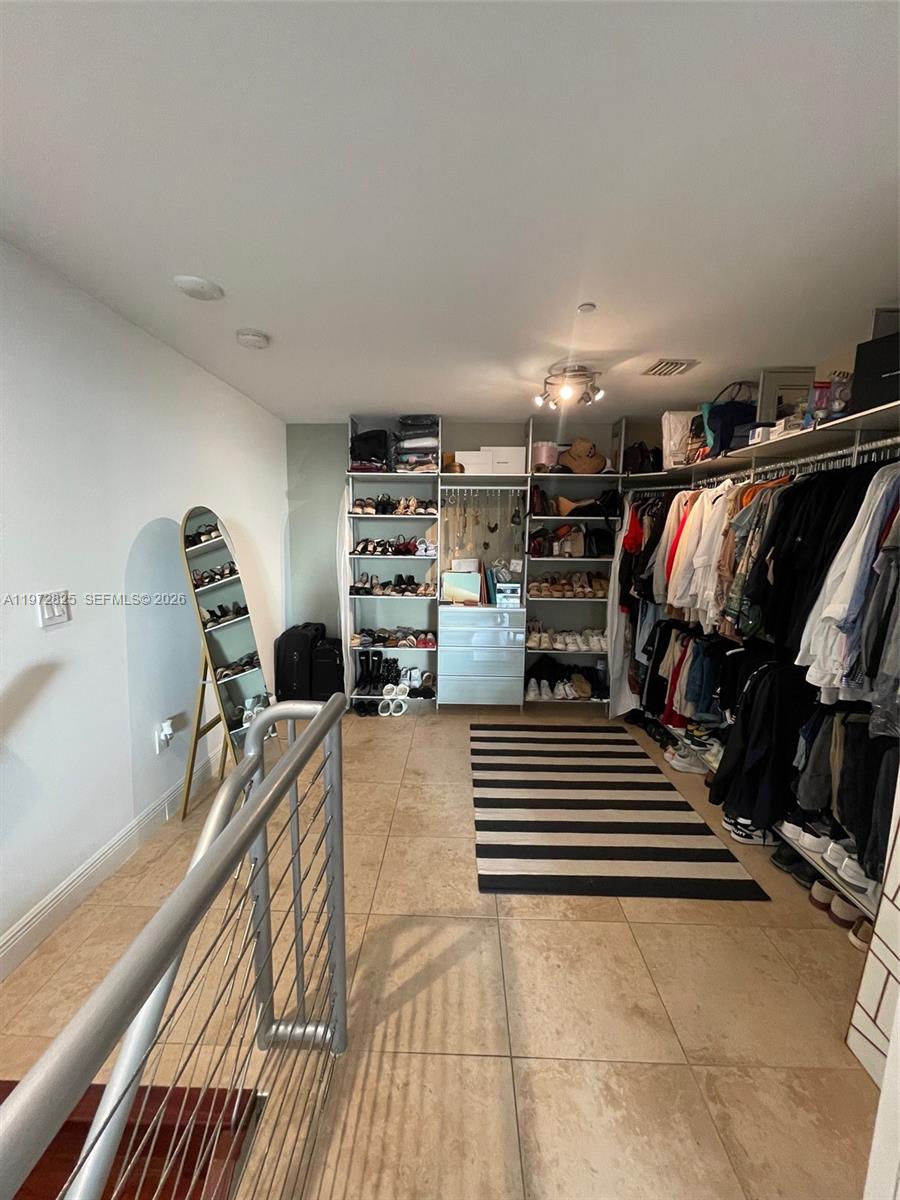 1050 Brickell Ave #410 Miami, FL 33131