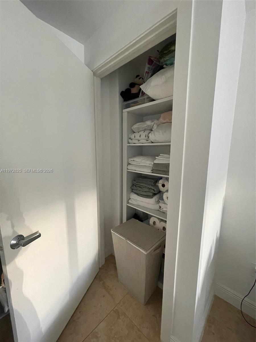 1050 Brickell Ave #410 Miami, FL 33131