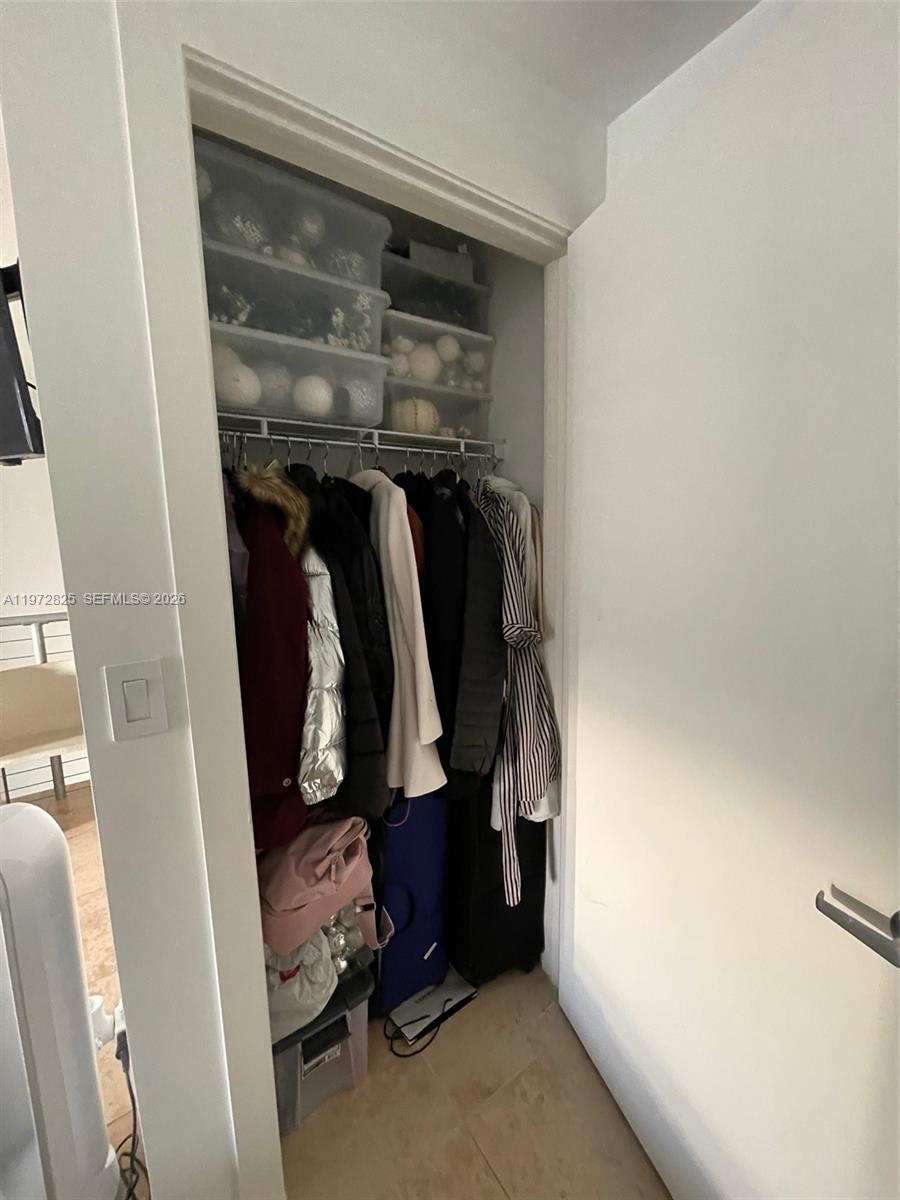 1050 Brickell Ave #410 Miami, FL 33131