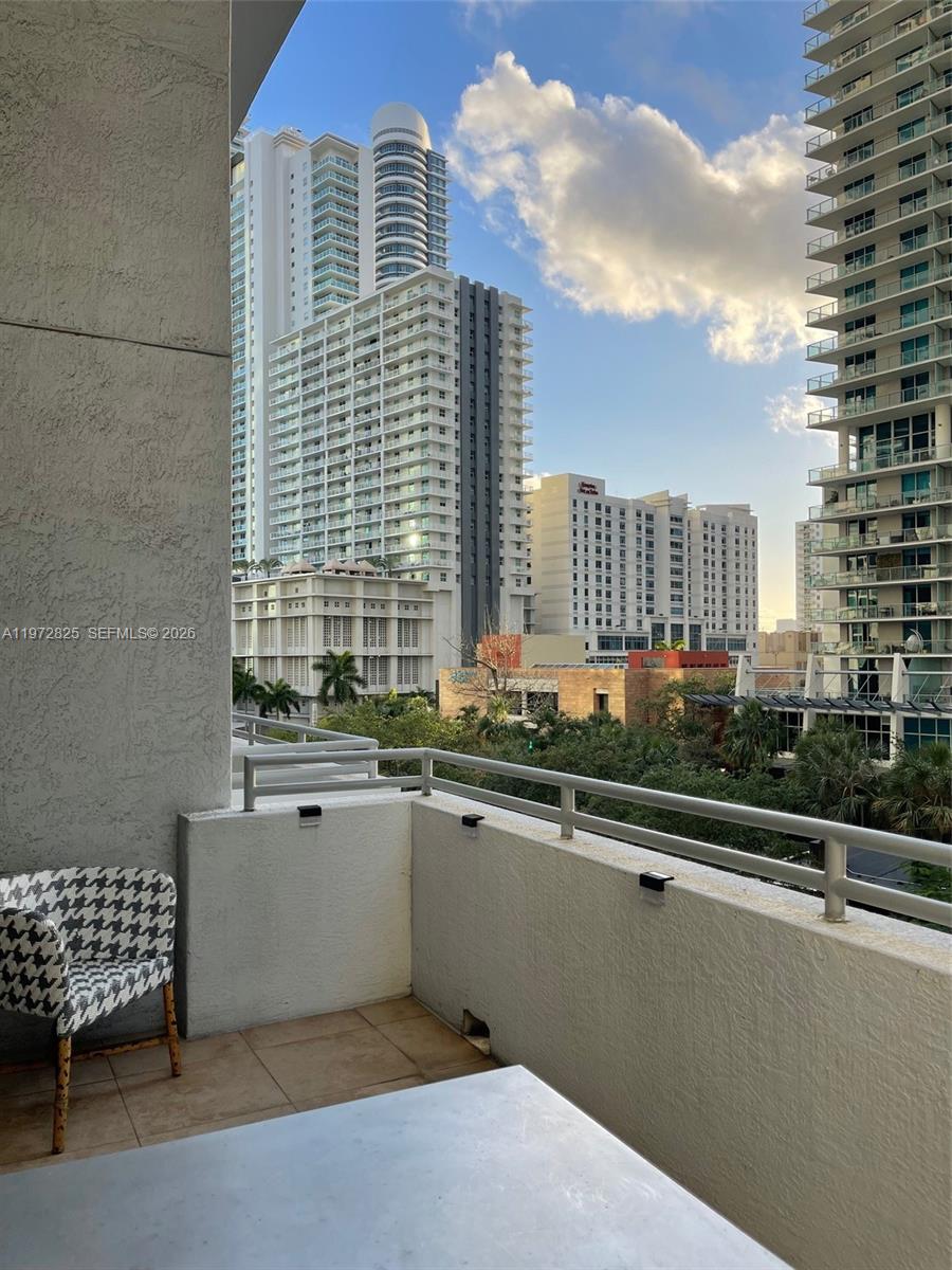 1050 Brickell Ave #410 Miami, FL 33131