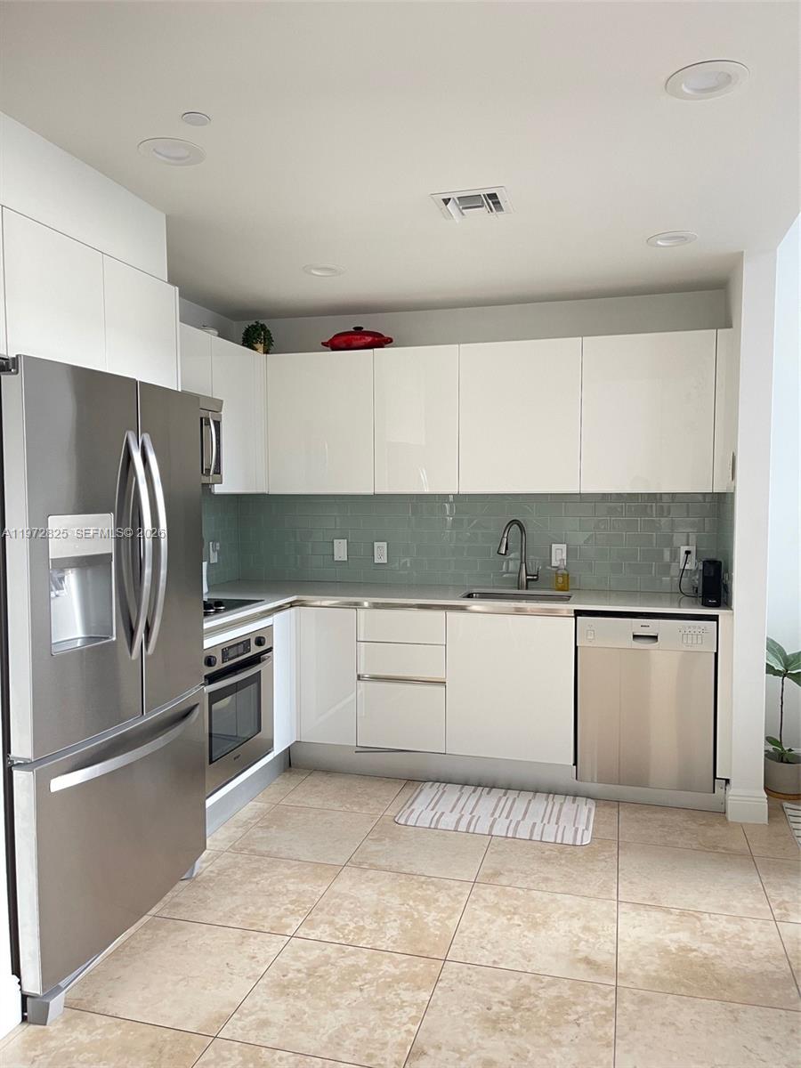 1050 Brickell Ave #410 Miami, FL 33131