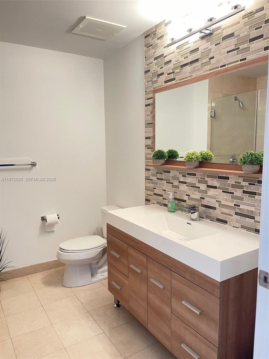 1050 Brickell Ave #410 Miami, FL 33131